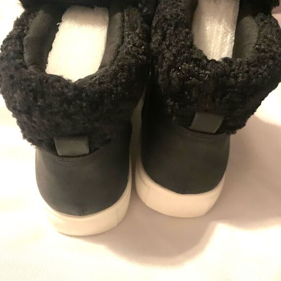 New report faux fur lined sneakers - Picture 4 of 5